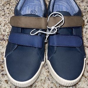 Cat and Jack Toddler Sneakers sz 11 NWT